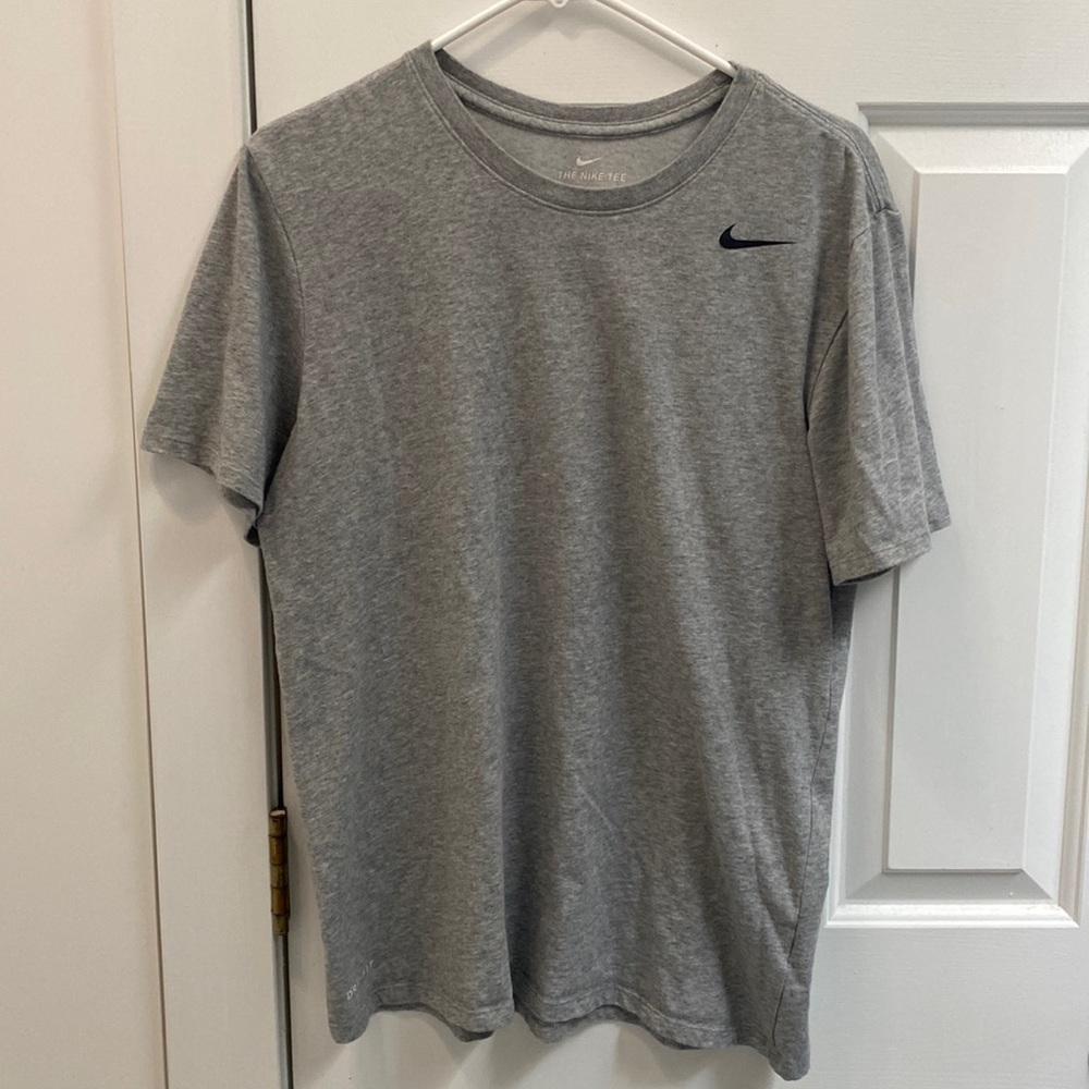 Mens | The Nike Tee